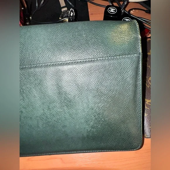 Project Louis Vuitton Green Leather clutch with Gold Lock - Picture 6 of 15